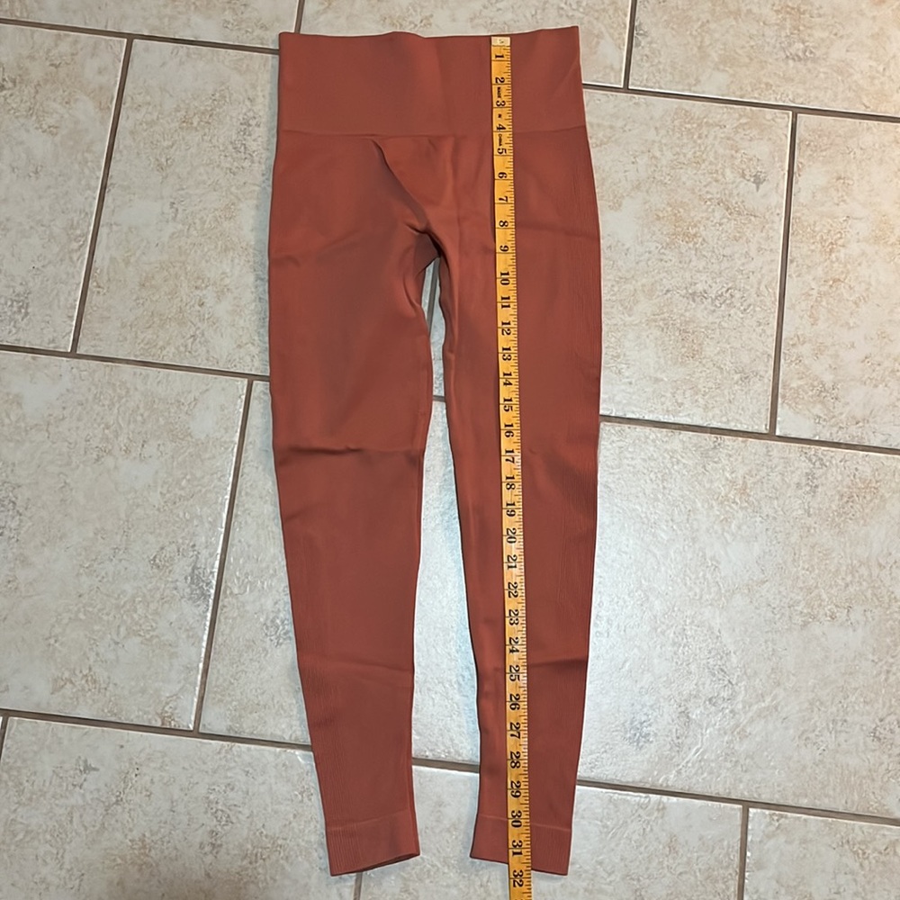 SET Active Rust Leggings - Picture 3 of 12